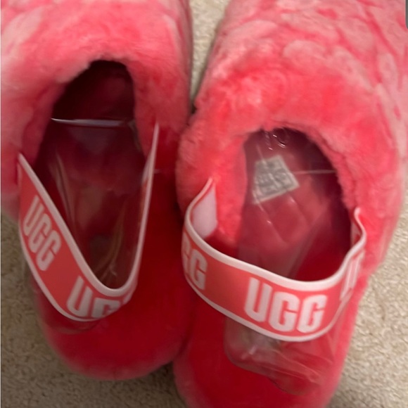 Brand new flower Ugg slides - Picture 2 of 2